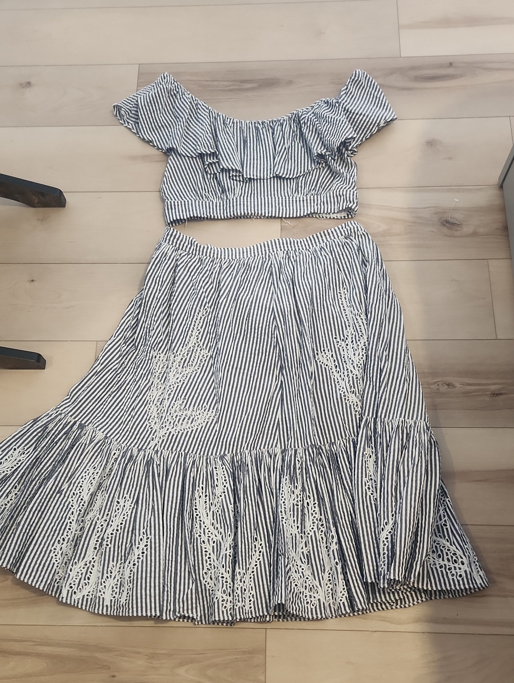 Tory Burch Embroidery Set